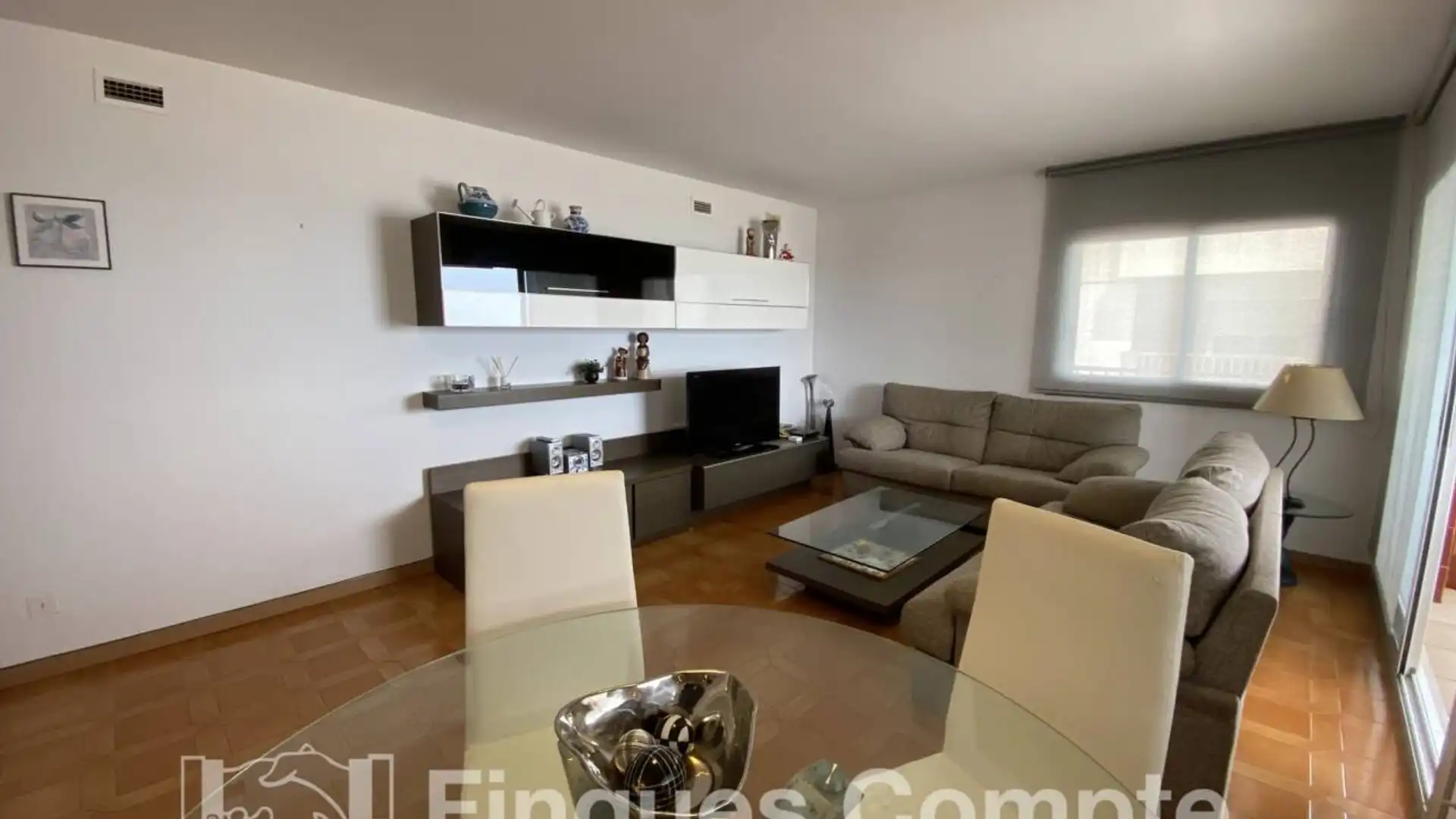 Sala d'estar de Apartament en venda en Roda de Berà amb Aire condicionat, Terrassa i Traster