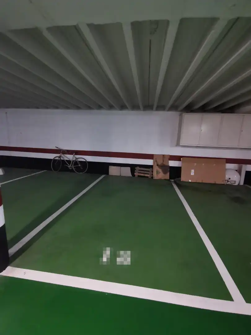 Parking de Piso en venta en Castro-Urdiales con Calefacción, Terraza y Amueblado