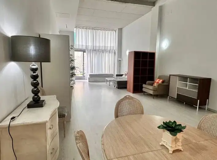 Loft zur Miete in Valencia, Valencia