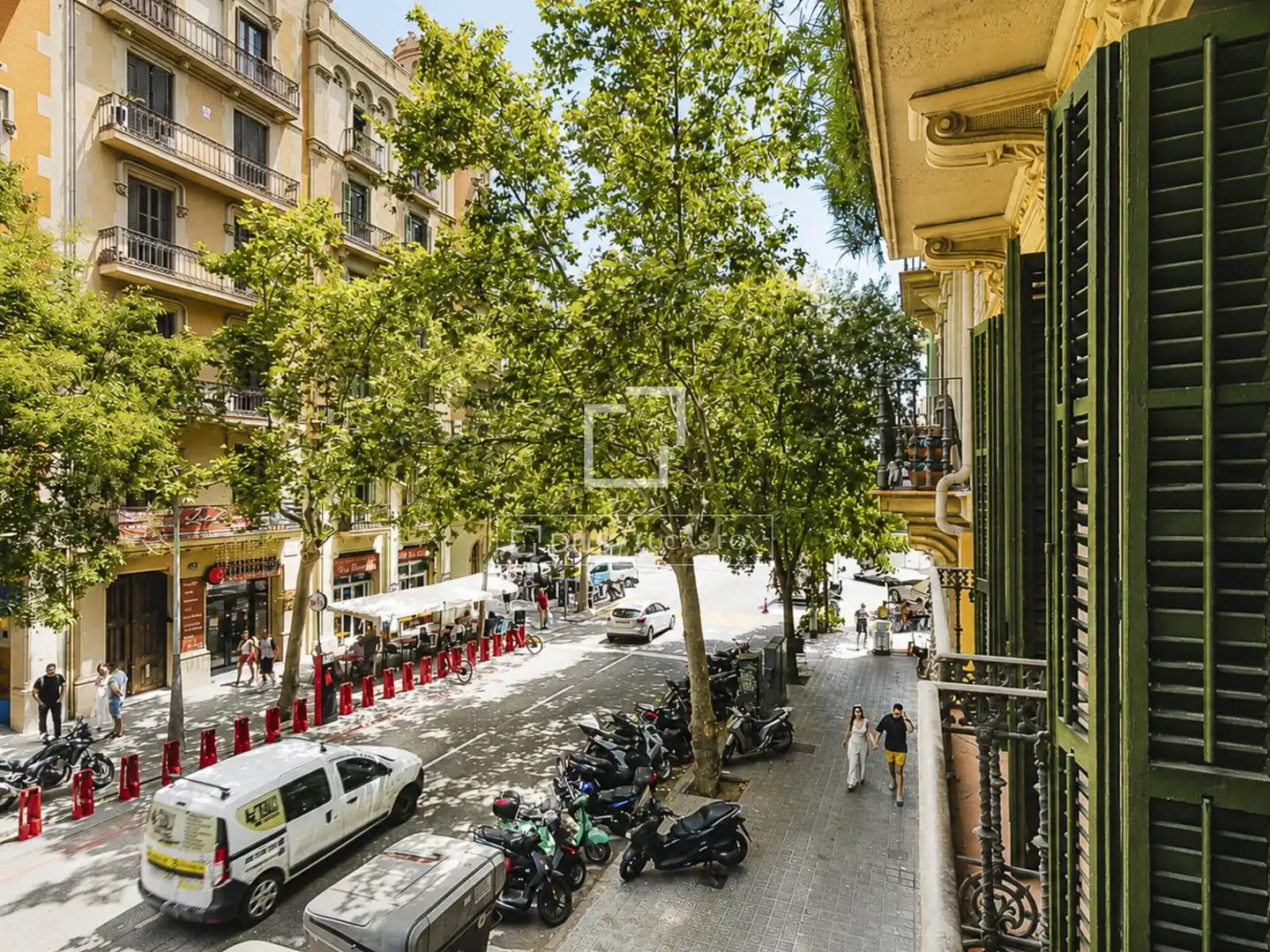 Vista exterior de Pis en venda en Barcelona amb Terrassa, Traster i Balcó