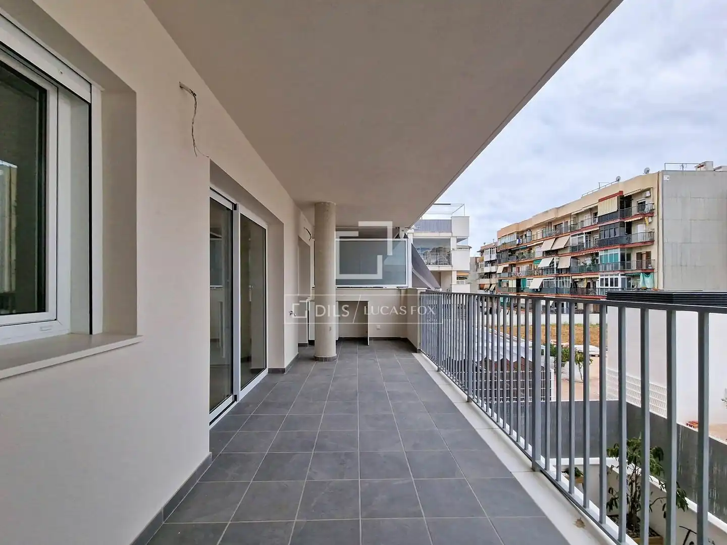 Terrasse von Wohnung zum Verkauf in Vilanova i la Geltrú mit Klimaanlage, Heizung und Parkett