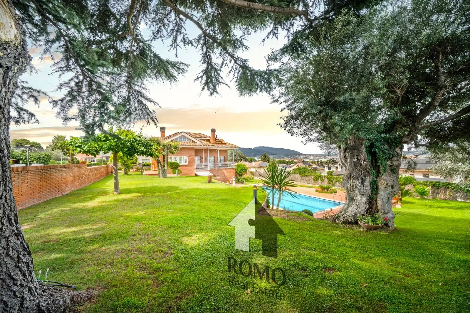 Houses for sale in Carrer d'Osona, Canovelles