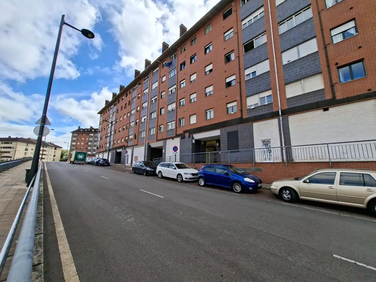 Vista exterior de Pis en venda en Oviedo 