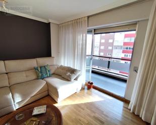 Living room of Flat for sale in Valladolid Capital  with Heating, Terrace and Furnished