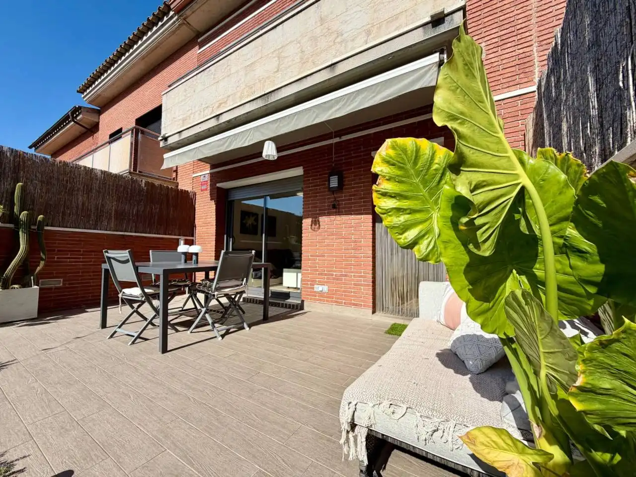 Casa amb jardí en venda a Calle Conrad Cardús