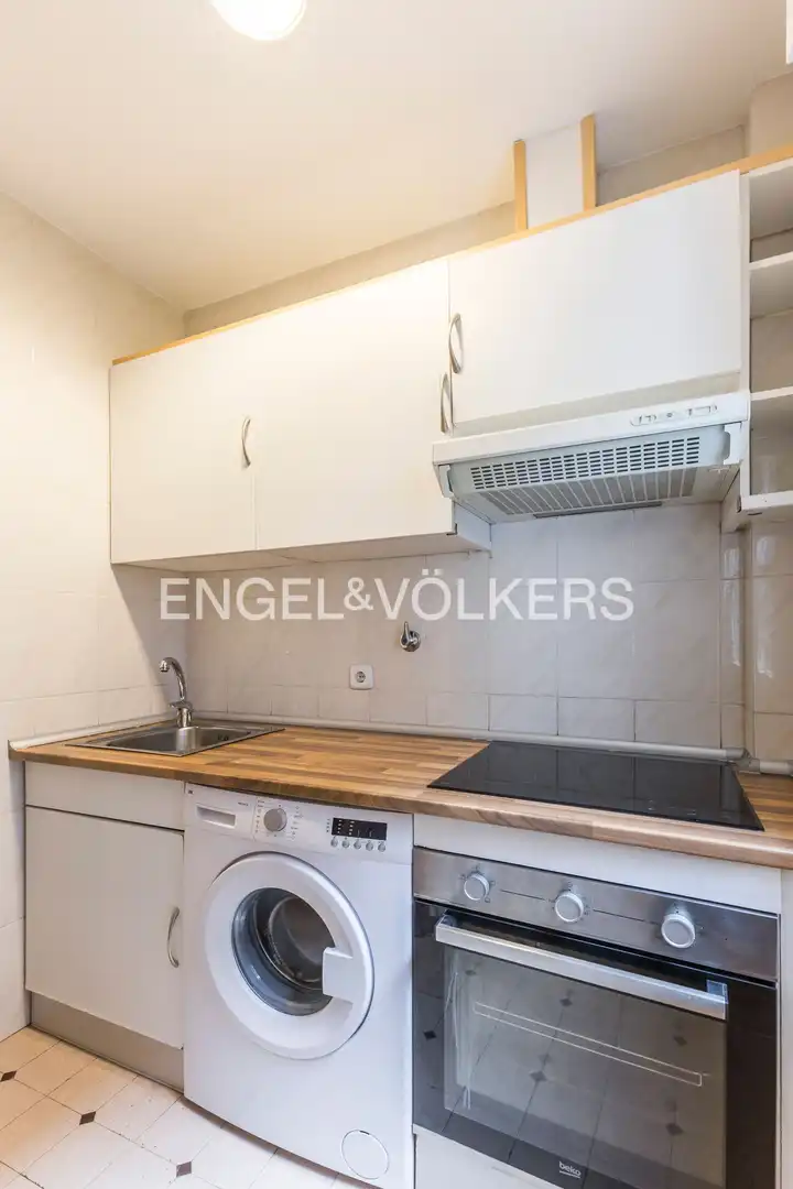 Küche von Wohnung zur Miete in Madrid mit Klimaanlage, Heizung und Privatgarten