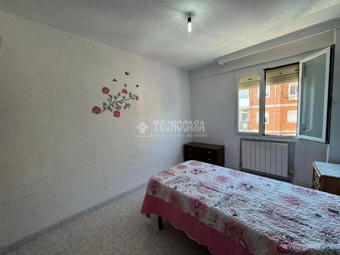 Bedroom of Flat for sale in Alcalá de Henares  with Heating