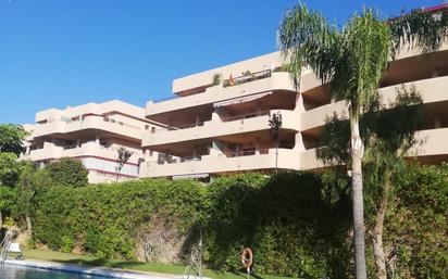 Vista exterior de Pis en venda en Mijas amb Aire condicionat, Terrassa i Piscina