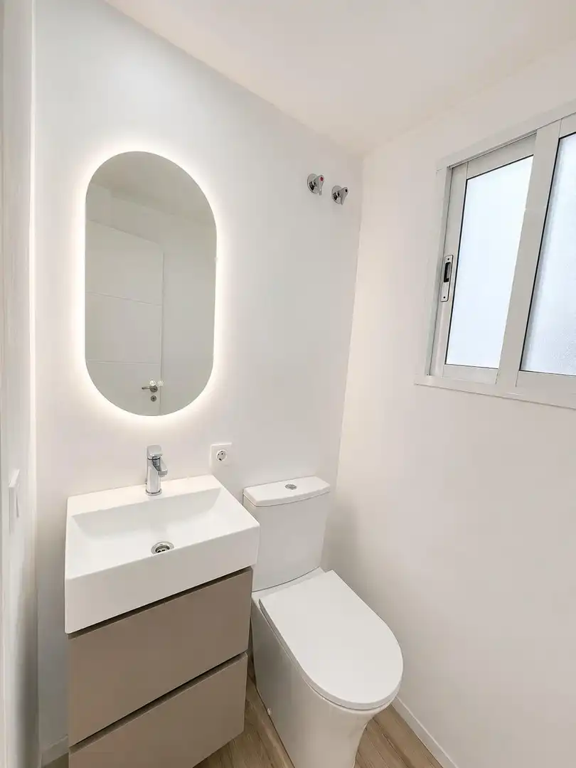 Badezimmer von Wohnung zur Miete in Valencia mit Klimaanlage, Heizung und Möbliert