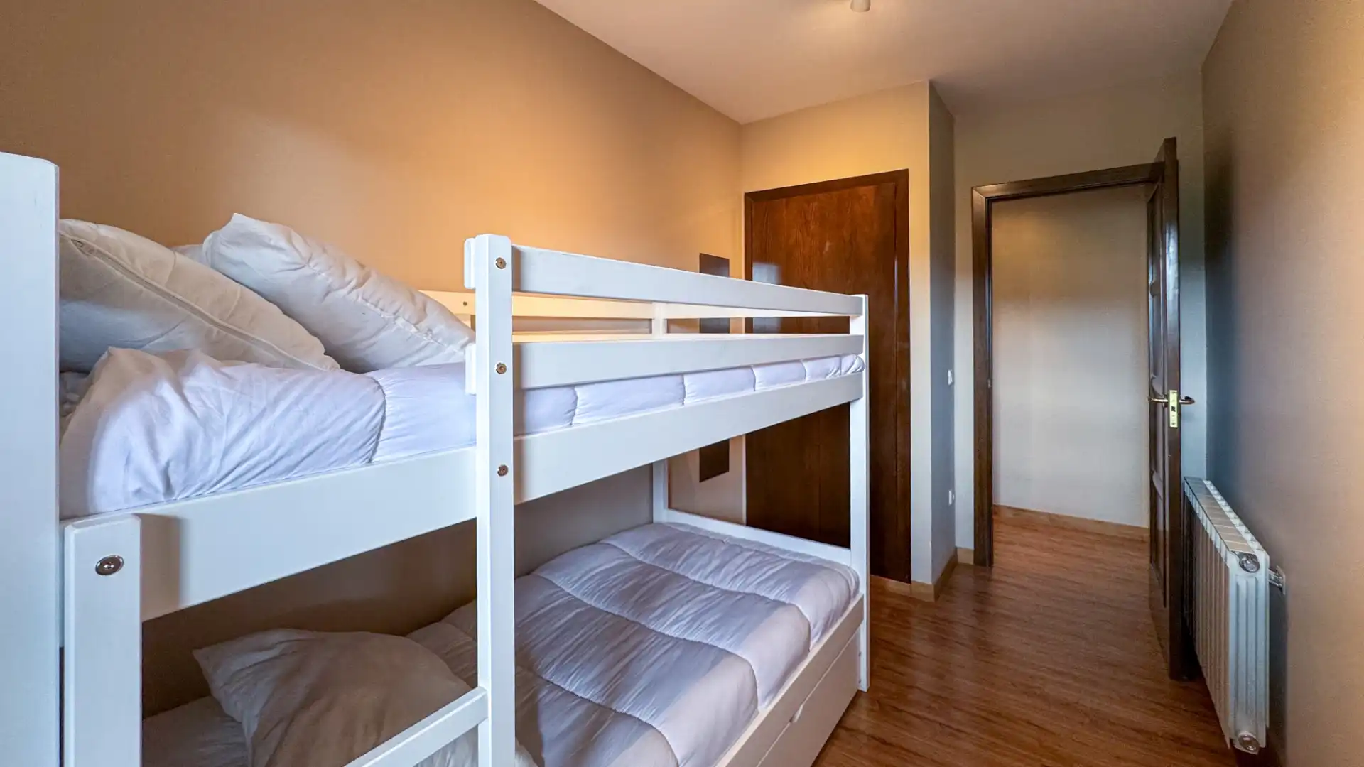 Schlafzimmer von Wohnung zum Verkauf in Puigcerdà mit Heizung, Parkett und Terrasse
