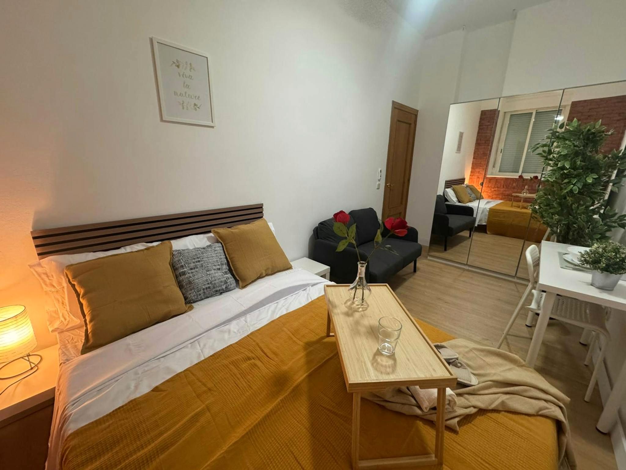 Bedroom of Flat to rent in  Madrid Capital  with Air Conditioner, Heating and Private garden
