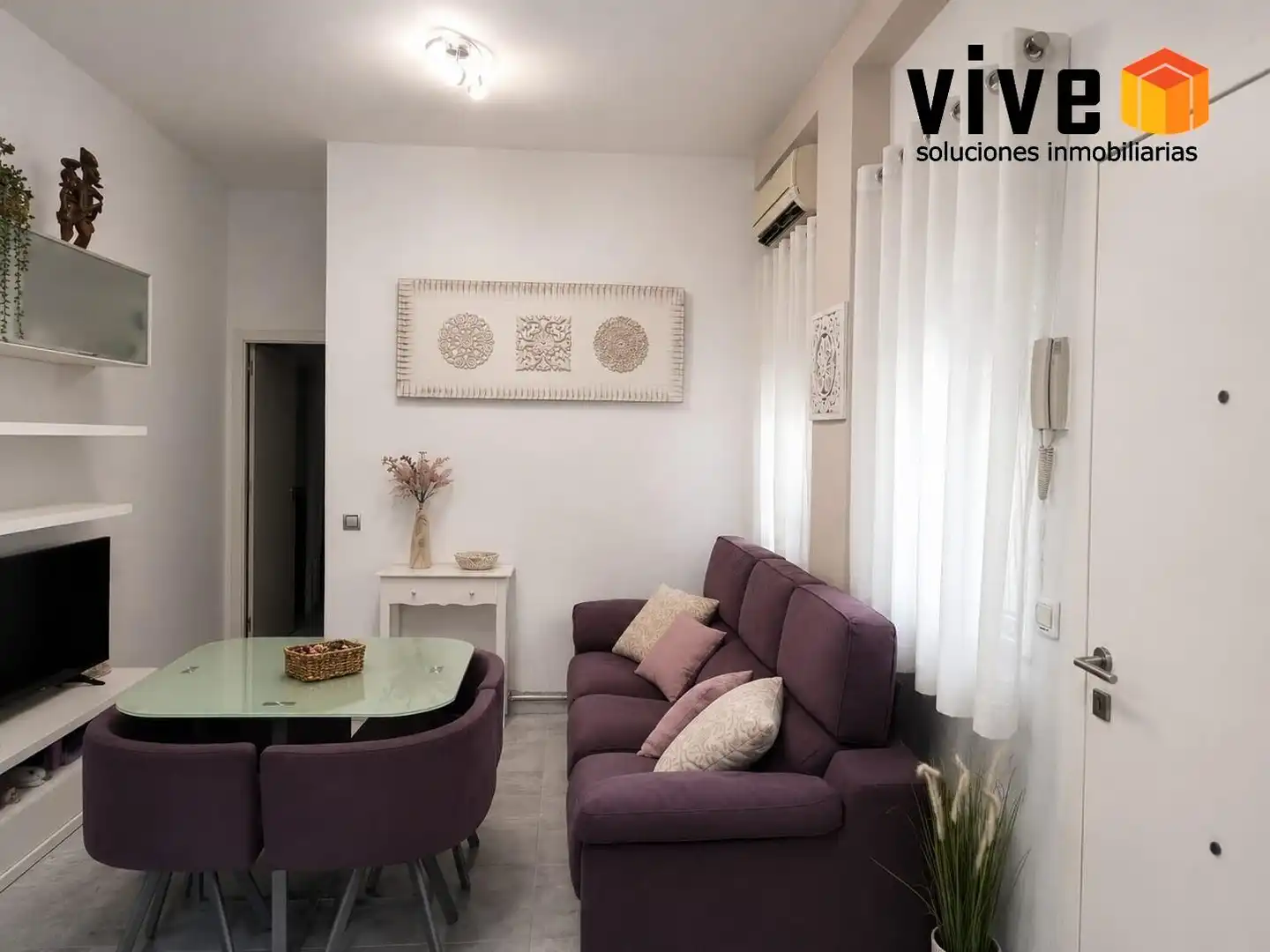 Living room of Flat for sale in Sevilla  with Heating, Storage room and Furnished