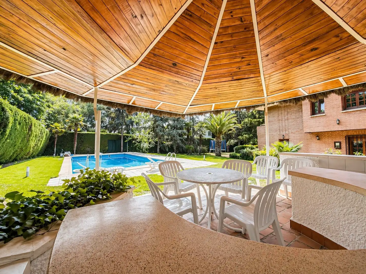 Terrassa de Casa o xalet en venda en Boadilla del Monte amb Calefacció, Jardí privat i Traster