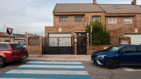 Foto 4 de Casa adosada en venta en Pintores - Ferial, Parla