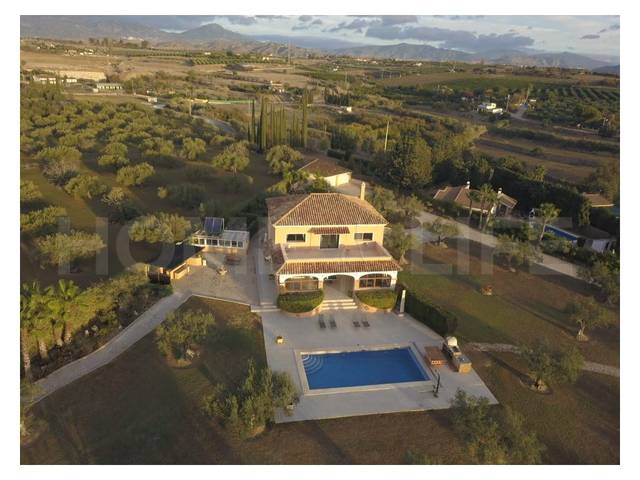 Casa-chalet en Venta en N/A en Villafranco del Guadalhorce