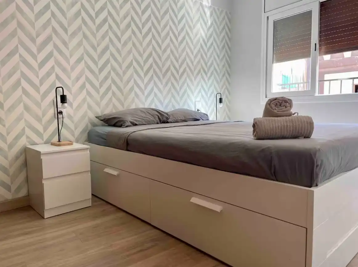 Schlafzimmer von Wohnungen zur Miete in Tarragona mit Klimaanlage, Heizung und Terrasse