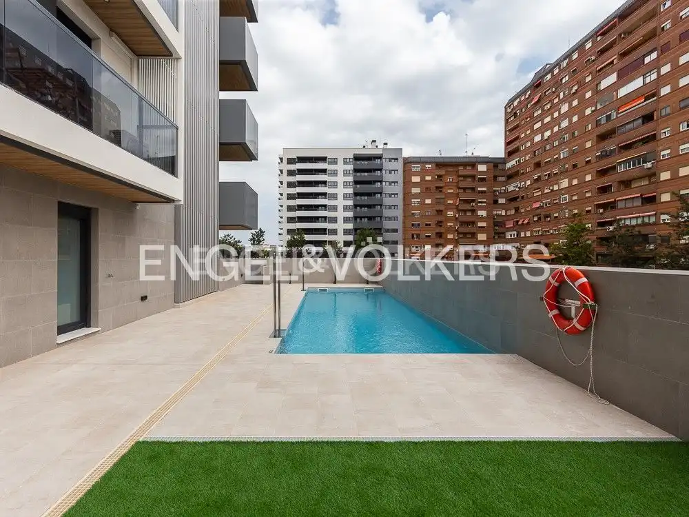 Schwimmbecken von Wohnung zur Miete in Valencia mit Klimaanlage, Heizung und Parkett