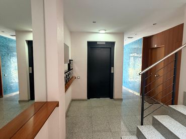 Dúplex amb balcó en venda a Carrer de la Pineda