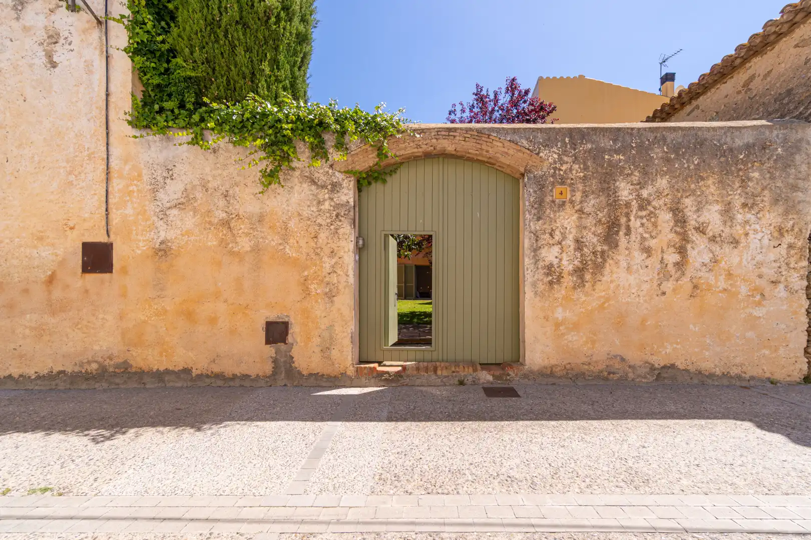 Vista exterior de Casa o xalet en venda en Palau-saverdera amb Aire condicionat, Jardí privat i Terrassa
