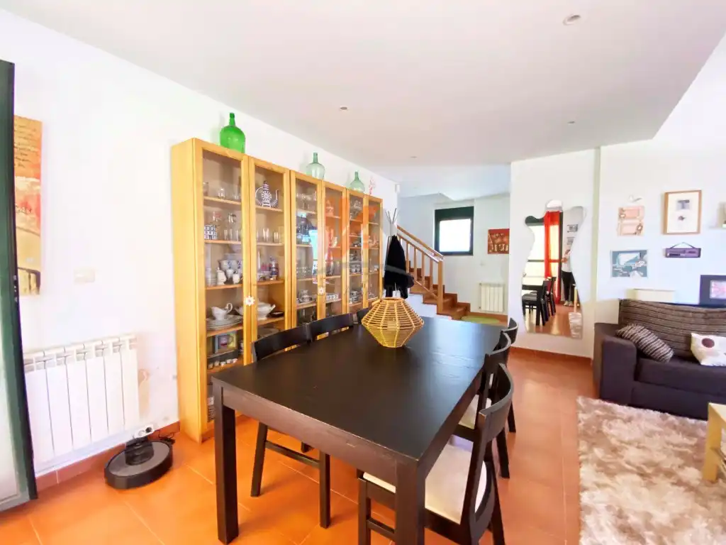 Comedor de Casa o chalet en venta en Teo con Jardín privado, Terraza y Piscina