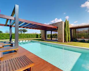 Piscina de Casa o xalet de lloguer en Llambilles amb Aire condicionat, Terrassa i Piscina