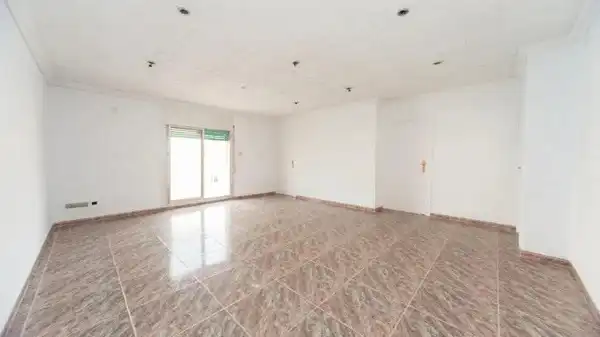 Piso en venta en Carrer de la Democràcia 46, imagen 2