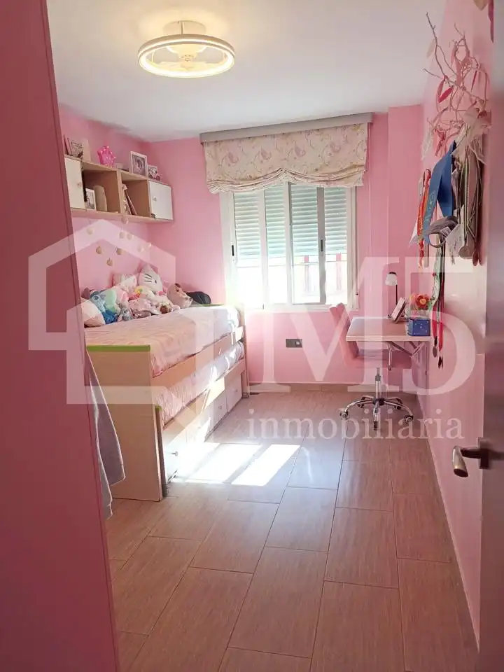 Piso en venta en Caleta de Vélez