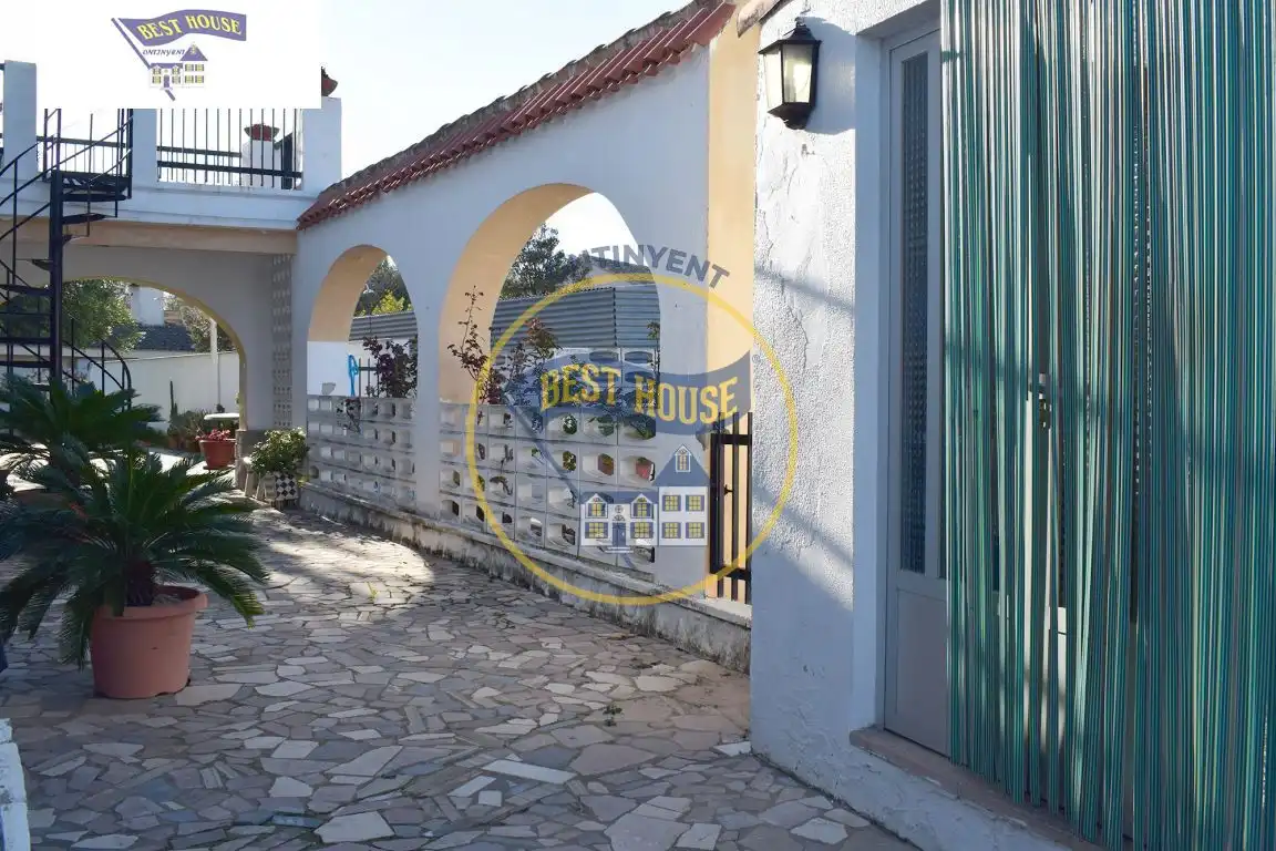 Vista exterior de Casa o chalet en venta en Ontinyent con Aire acondicionado, Jardín privado y Terraza