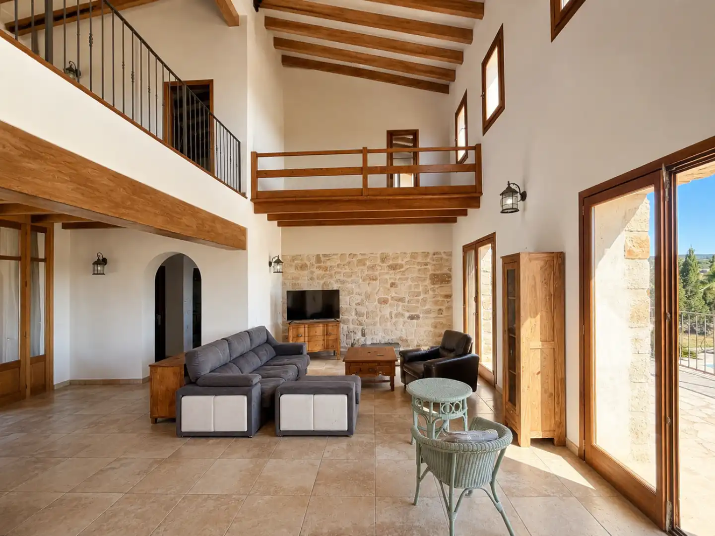 Sala d'estar de Casa o xalet en venda en Lloret de Vistalegre amb Aire condicionat, Terrassa i Piscina