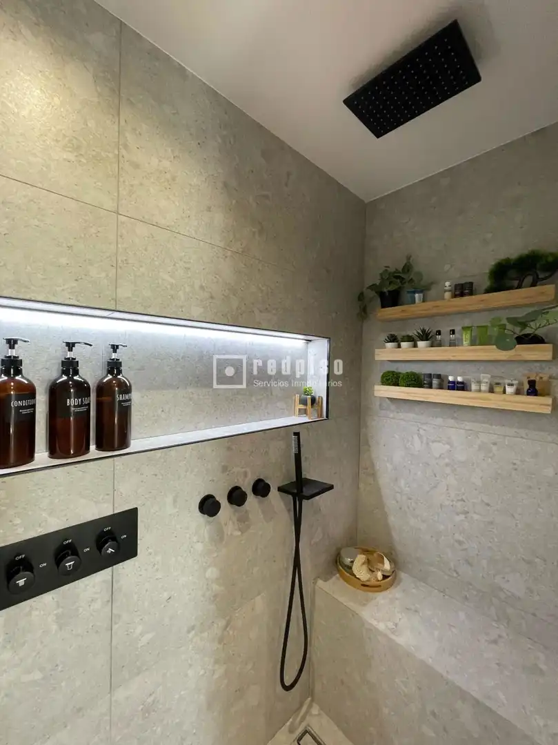 Bathroom of Attic for sale in Madrid  with Air Conditioner, Heating and Private garden