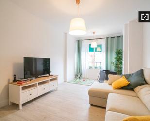 Living room of Flat to rent in  Madrid Capital  with Air Conditioner and Balcony