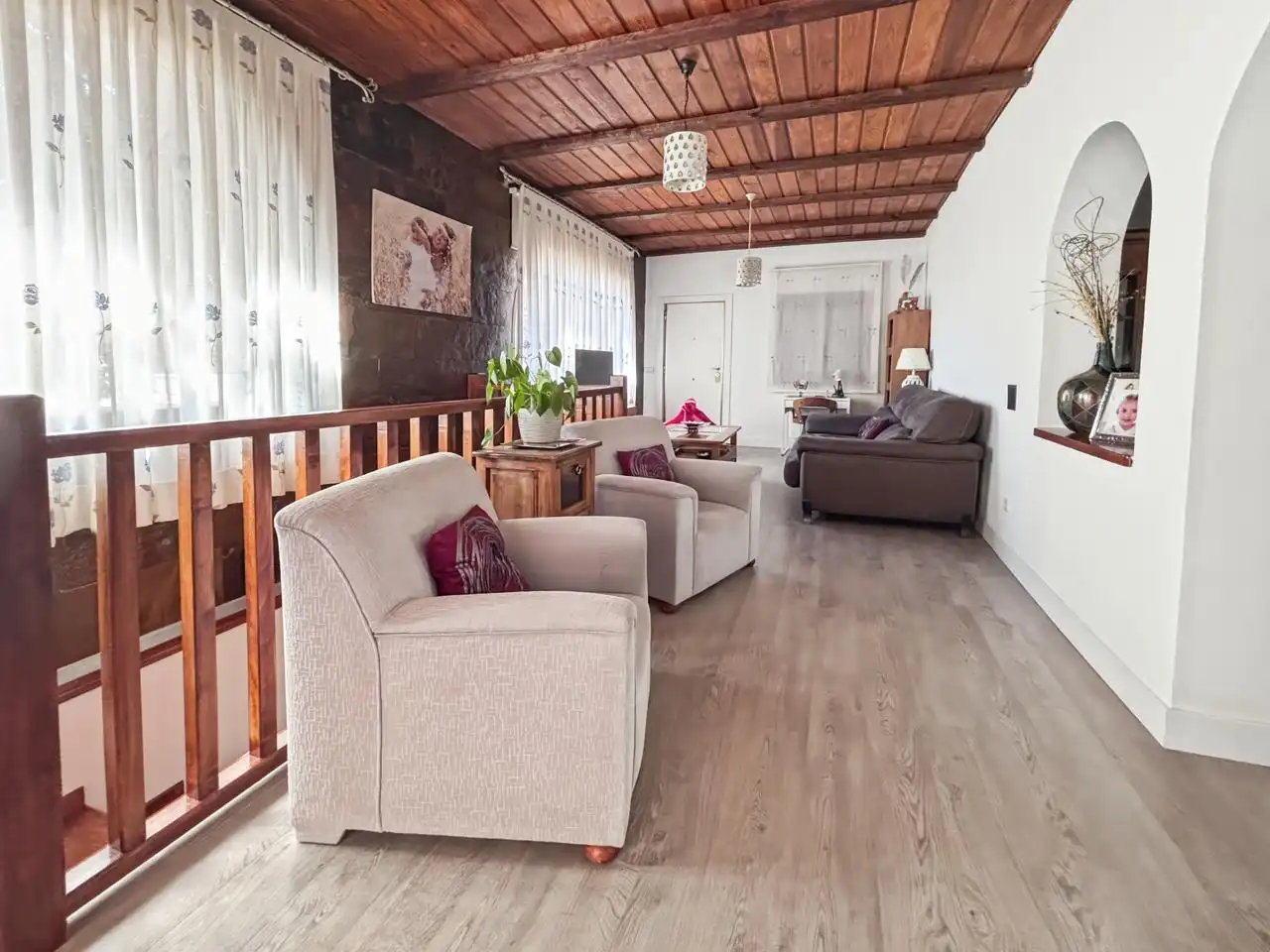 Sala d'estar de Casa o xalet en venda en El Escorial amb Calefacció, Jardí privat i Terrassa