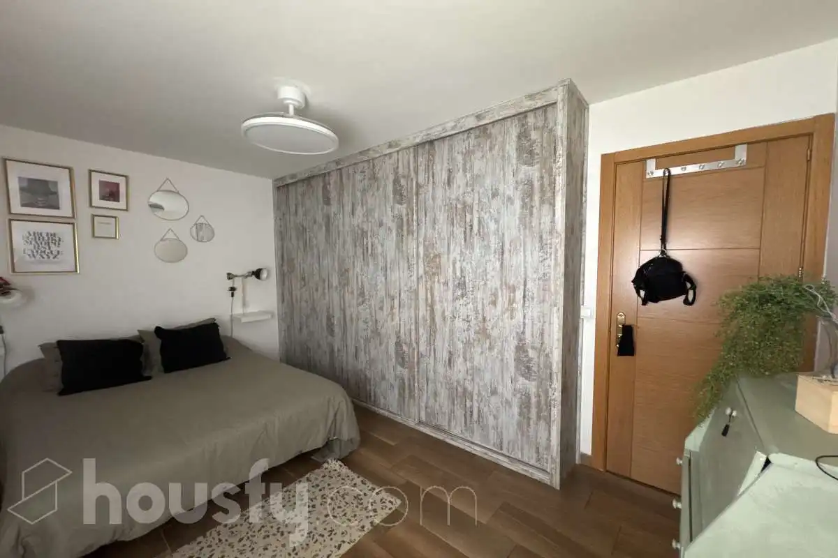 Flat for rent in Calle Ruiz de Alarnes, San Isidro