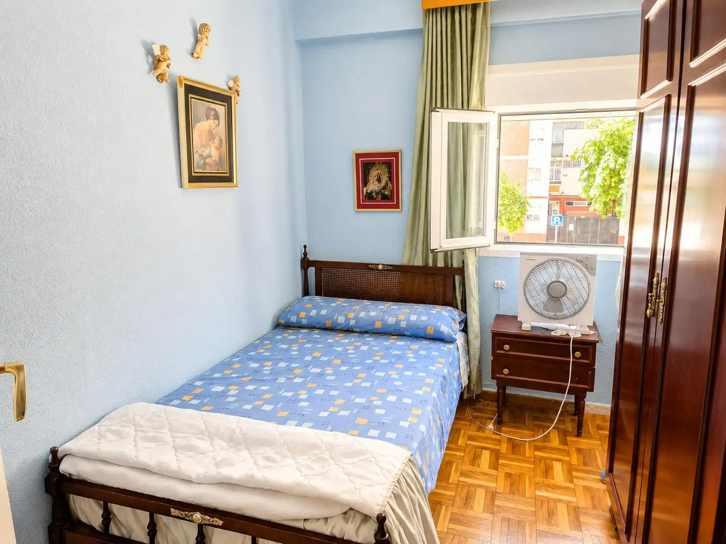 Habitación de Piso en venta en Madrid con Terraza