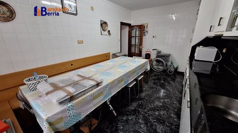 Foto 2 de Pis en venda a Eguzkiagirre Kalea, Bagatza - San Vicente, Barakaldo