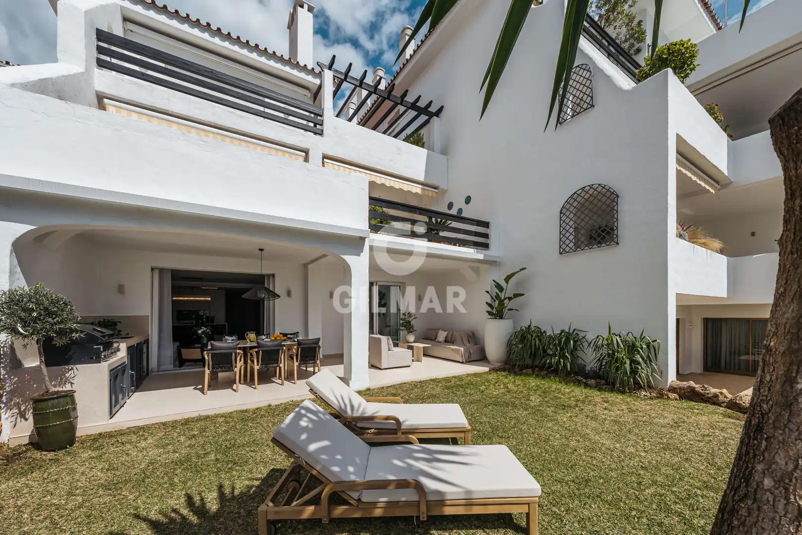 Jardí de Planta baixa en venda en Marbella amb Calefacció, Jardí privat i Piscina