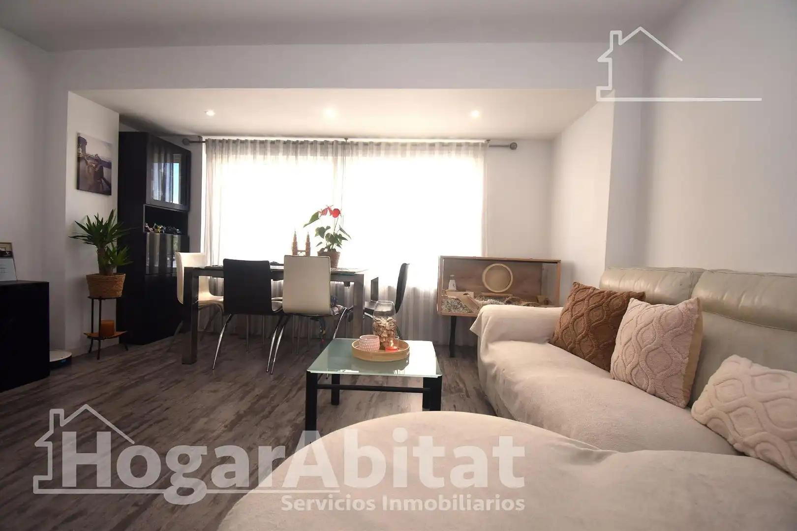 Sala de estar de Piso en venta en Castellón de la Plana / Castelló de la Plana con Calefacción, Amueblado y Balcón