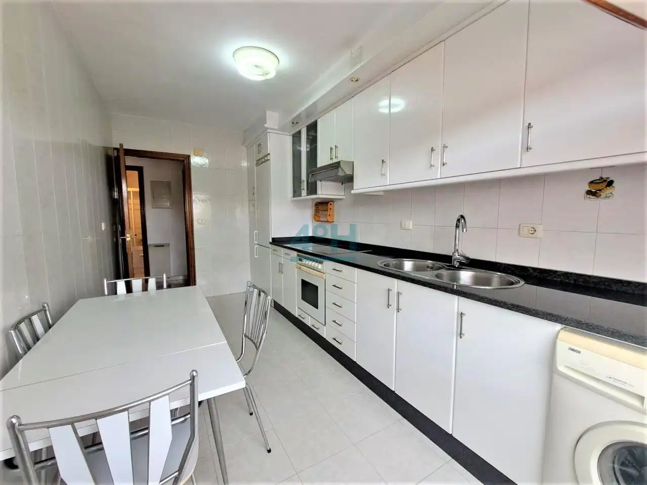 Cuina de Apartament de lloguer en Barbadás amb Calefacció, Parquet i Traster