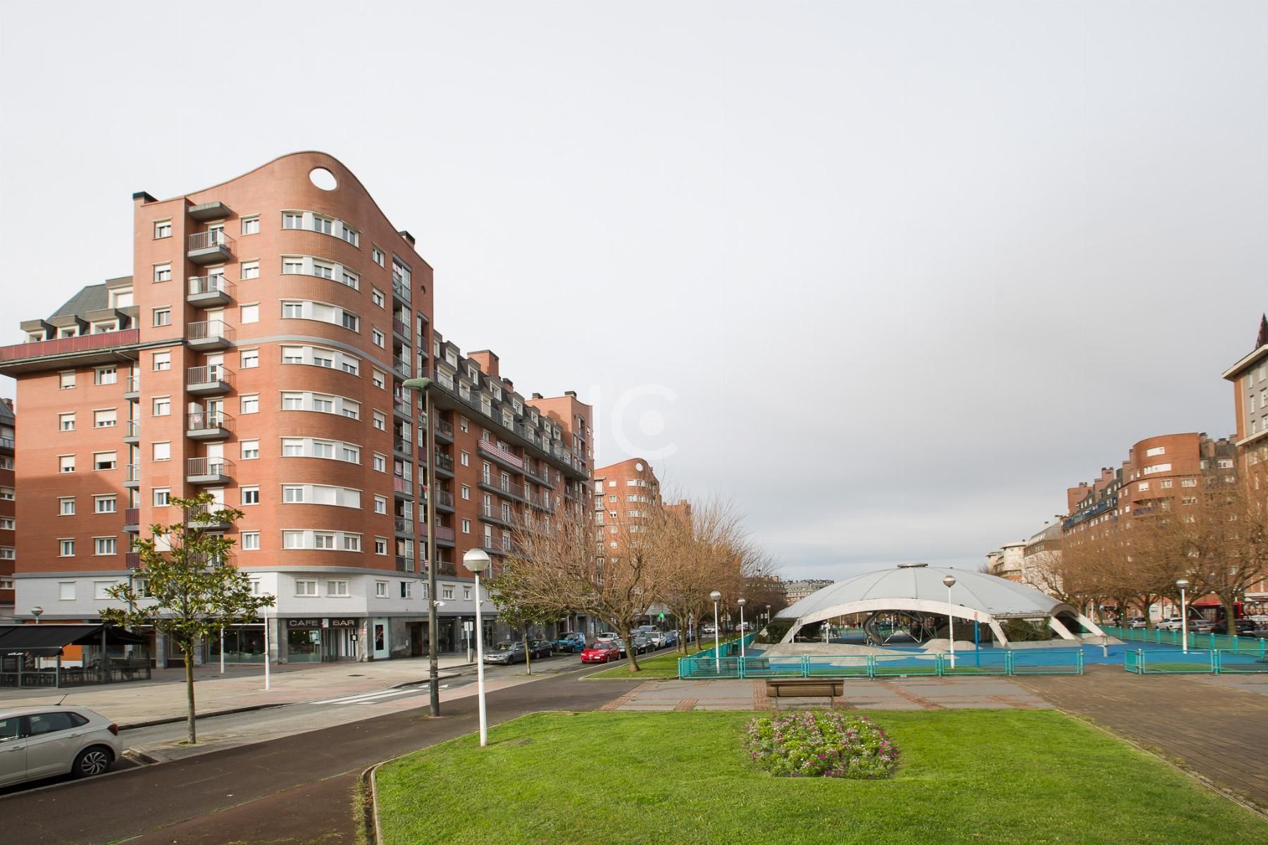 Exterior view of Attic for sale in Bilbao   with Heating, Parquet flooring and Terrace