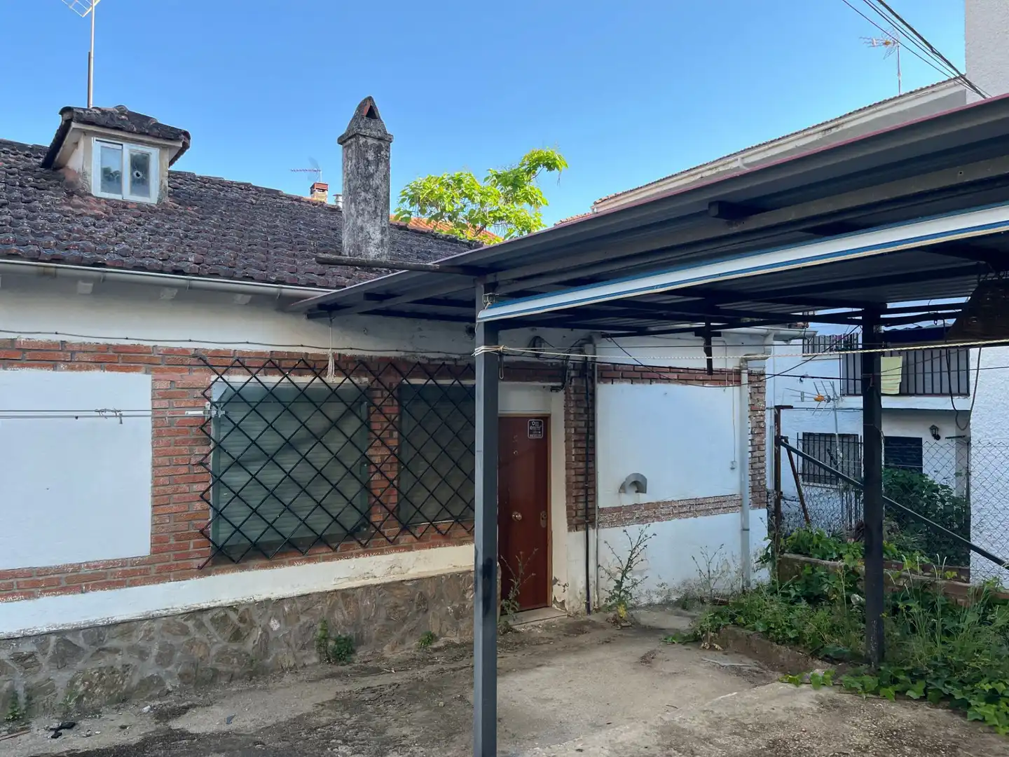 Vista exterior de Casa o xalet en venda en Lanzahíta amb Jardí privat i Terrassa