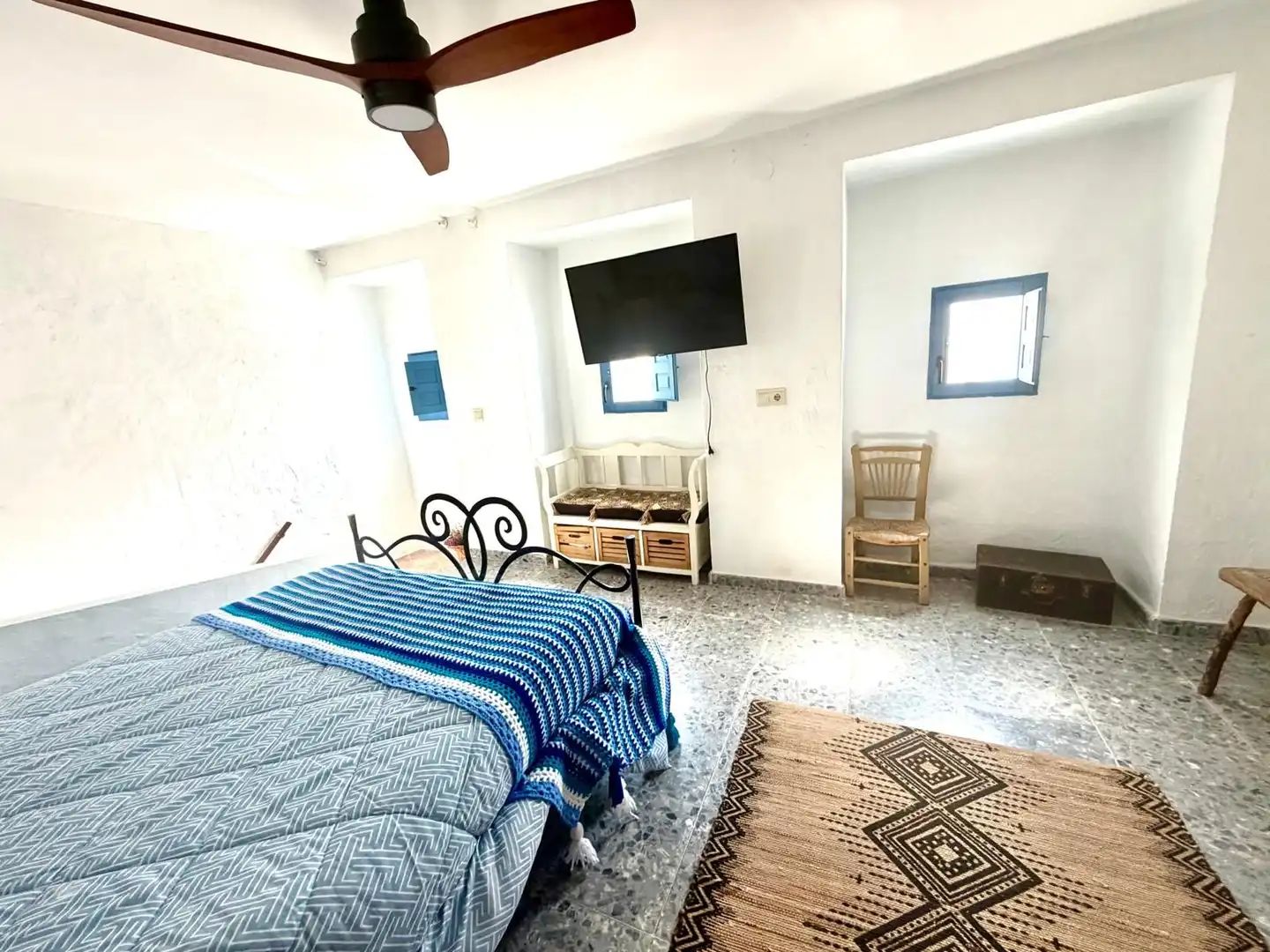 Bedroom of Houses for sale in Iznájar  with Terrace and Furnished