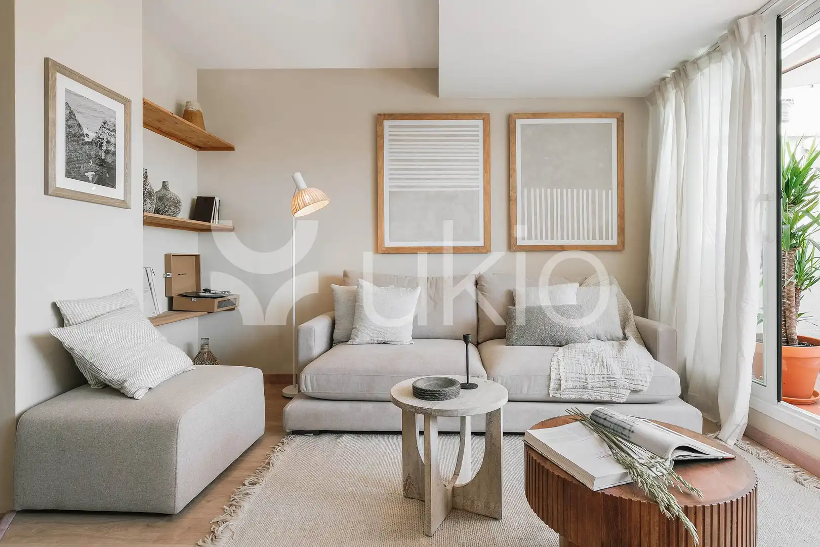 Apartamento con terraza en alquiler en Carrer del Comte Borrell, imagen 7