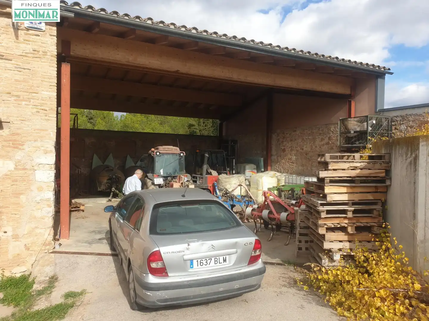 Aparcament de Finca rústica en venda en Vilafranca del Penedès