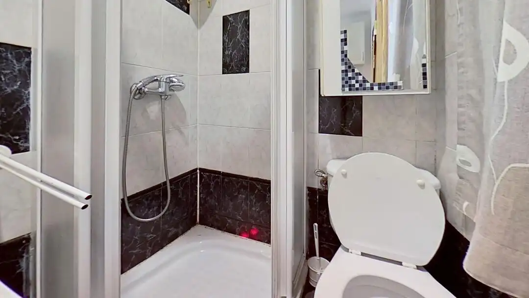 Baño de Piso en venta en Madrid con Aire acondicionado y Calefacción