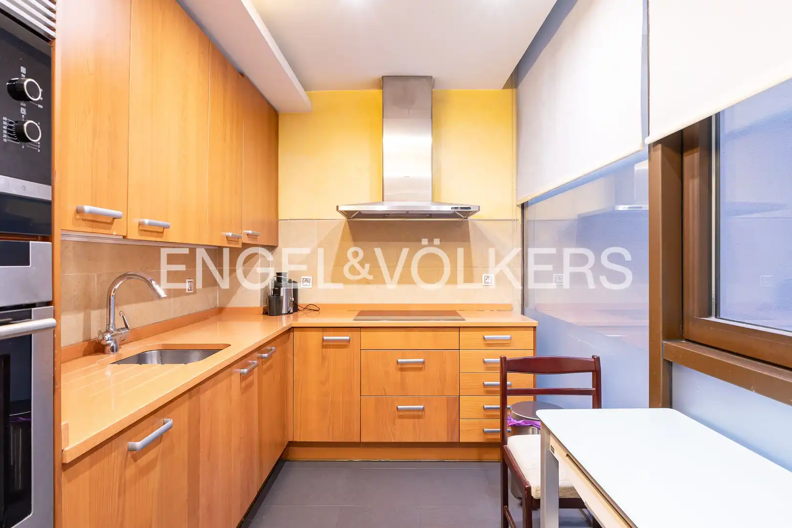 Kitchen of Flat for sale in Madrid  with Air Conditioner, Heating and Parquet flooring