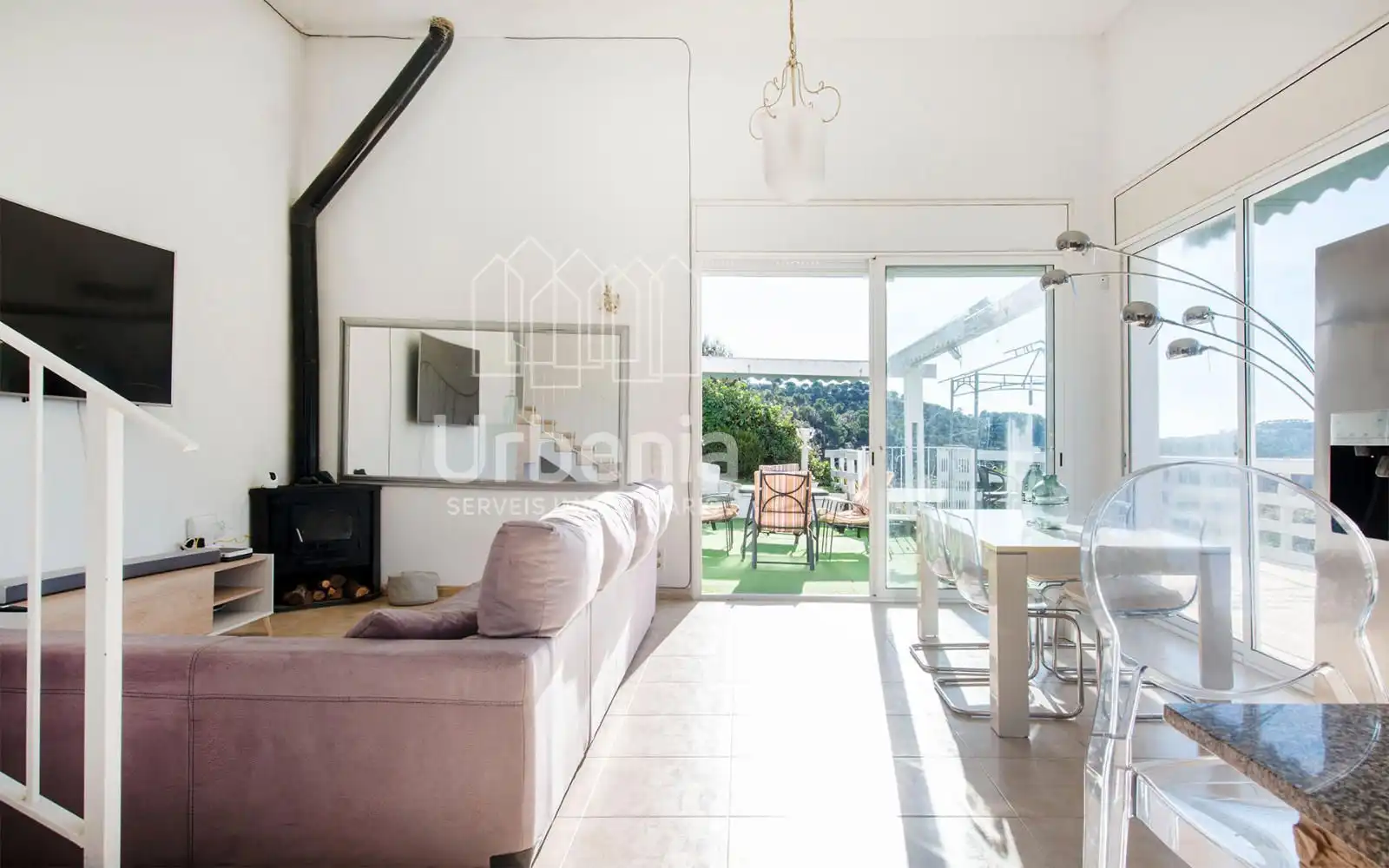Sala d'estar de Casa o xalet en venda en Sant Cebrià de Vallalta amb Aire condicionat, Calefacció i Terrassa