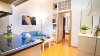Sala d'estar de Apartament en venda en  Madrid Capital amb Calefacció i Balcó