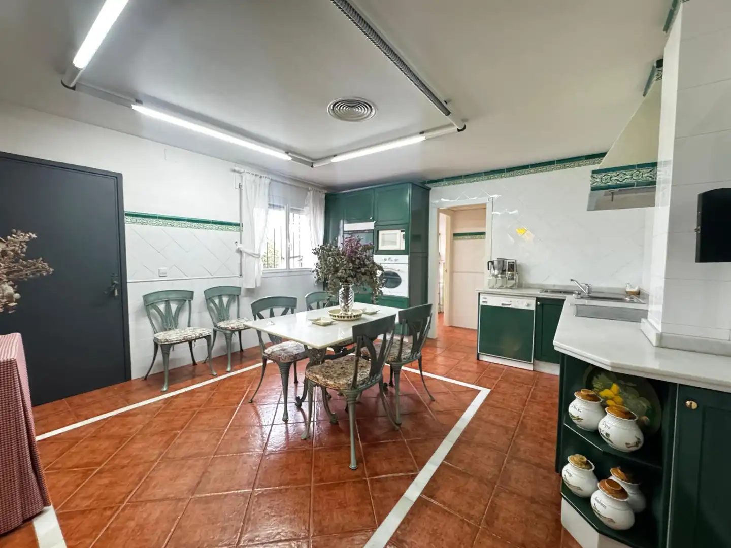 Kitchen of Houses for sale in Córdoba  with Air Conditioner, Private garden and Terrace