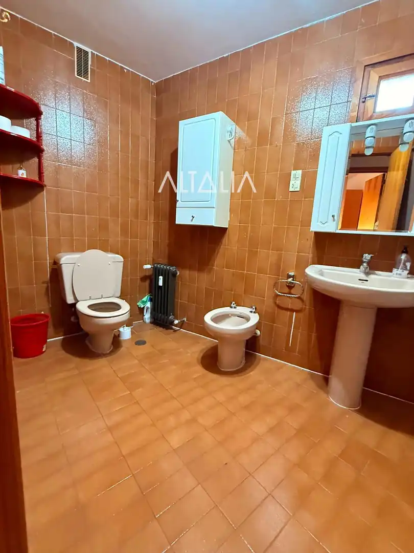Baño de Piso de alquiler en Cuenca con Calefacción y Amueblado