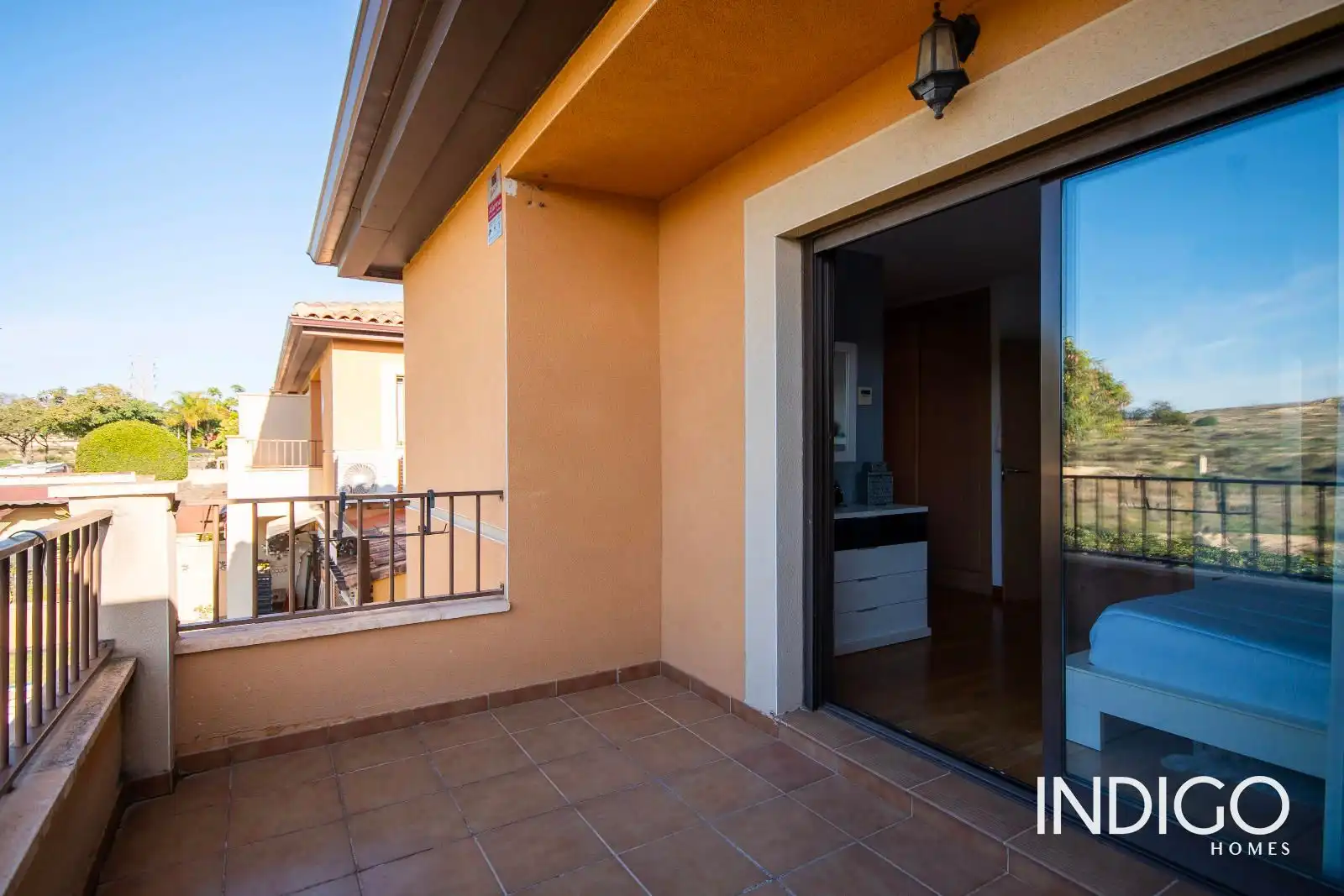 Terrassa de Casa adosada en venda en Alicante / Alacant amb Aire condicionat, Jardí privat i Piscina